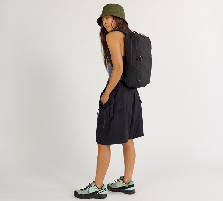 Pakt-Stash-Packable-Backpack-16L#color_black